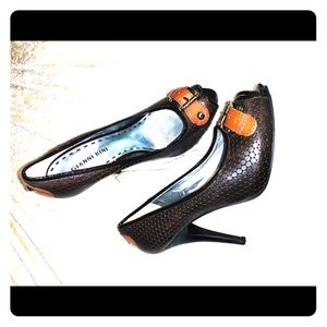 Gianni Bini Leather Brown Pumps